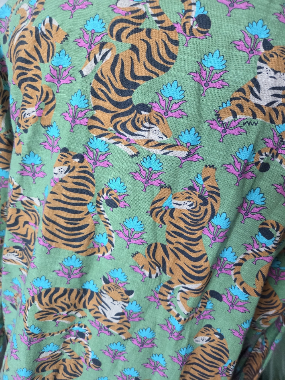 ivy jane Tiger + Floral Print Blouse - Size XS - Small - Picture 6 of 9